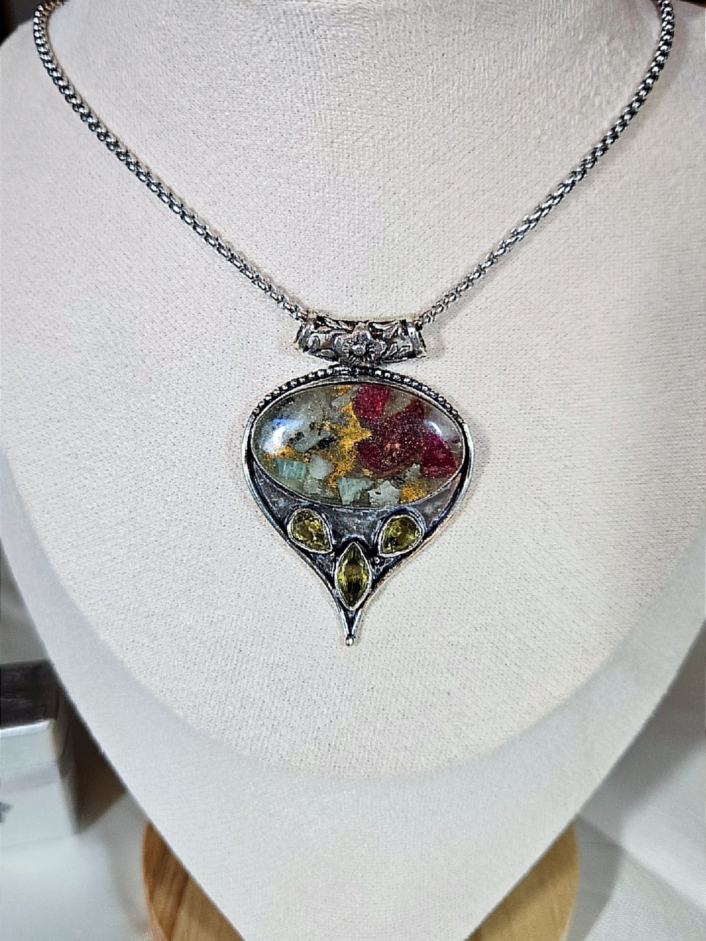 Silver Multicolor Resin Pendant Necklace - Floral Accent Peridot Stones